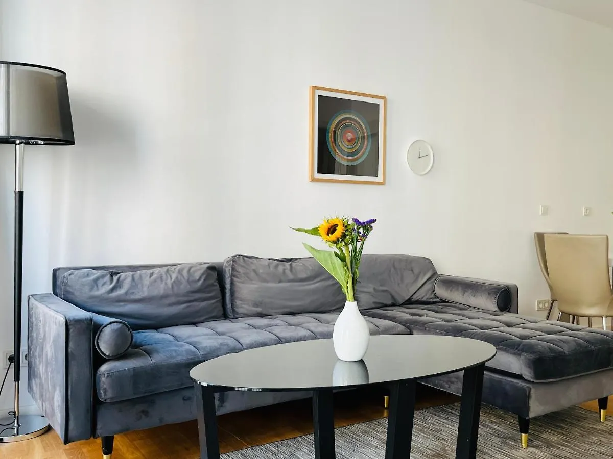 Modern Apartment In Mitte Berlin