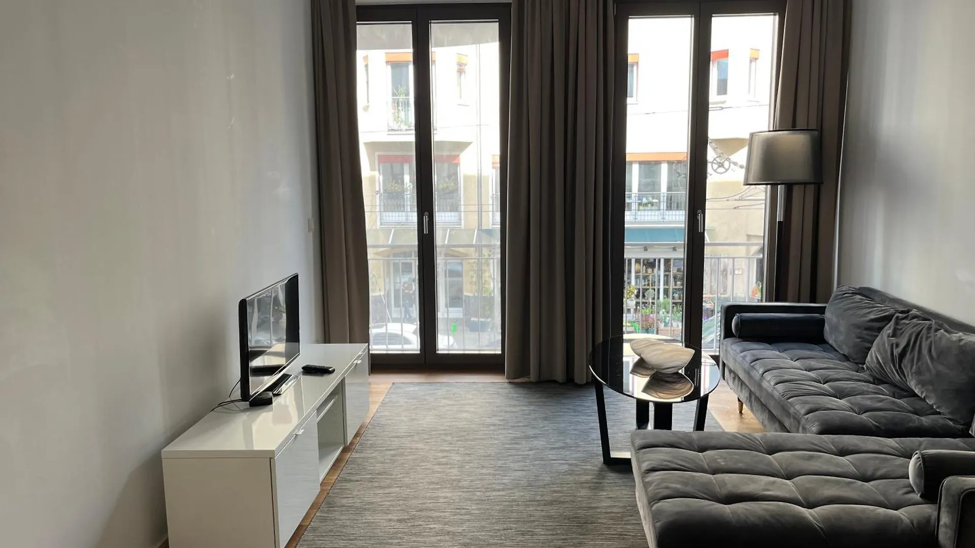 Modern Apartment In Mitte Berlin